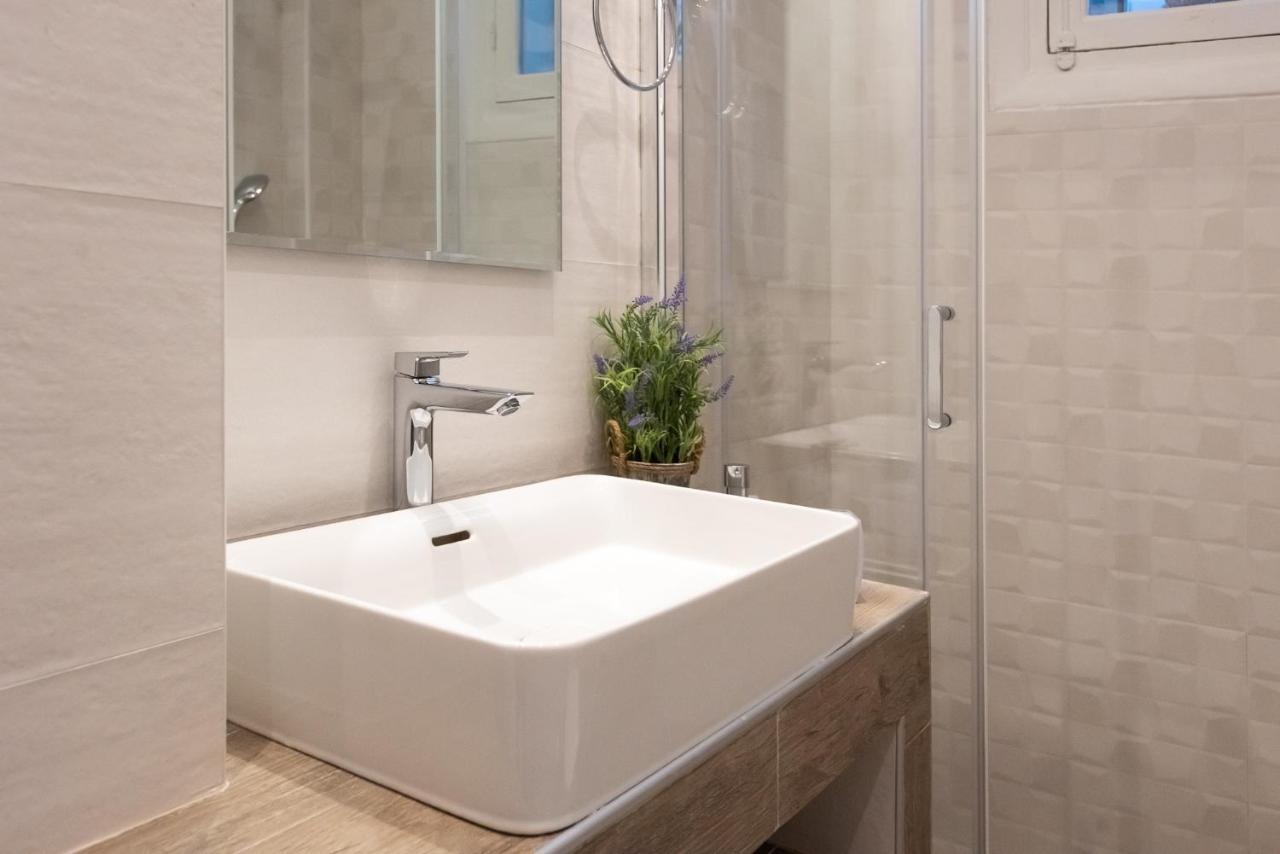 Blue Ark Lavish Sauna Suite أثينا المظهر الخارجي الصورة